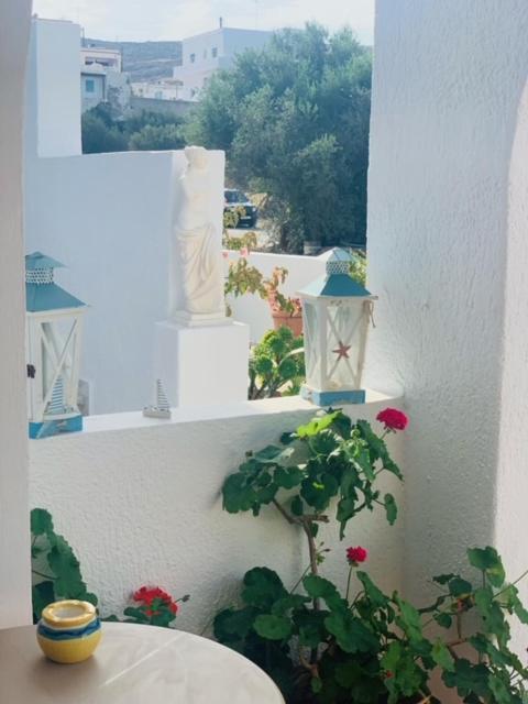 Manousos Rooms Adamantas  Exterior photo
