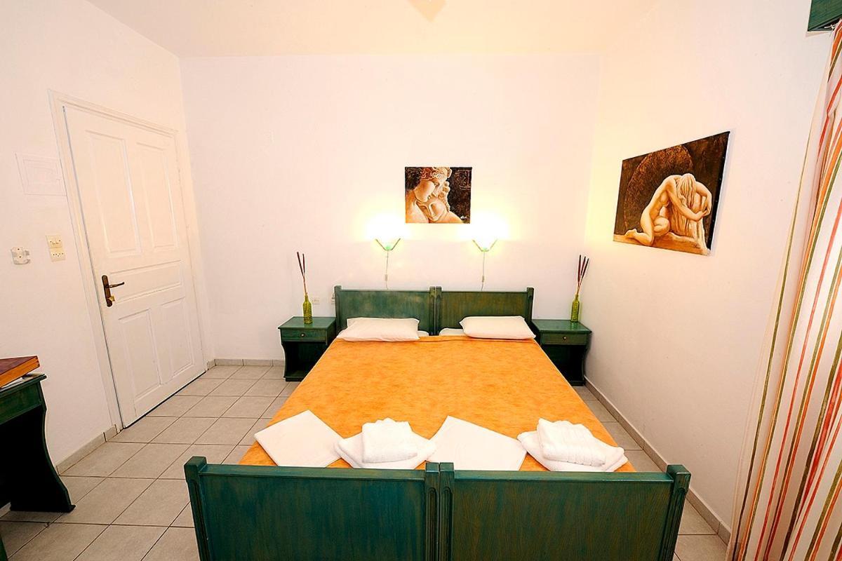 Manousos Rooms Adamantas  Exterior photo
