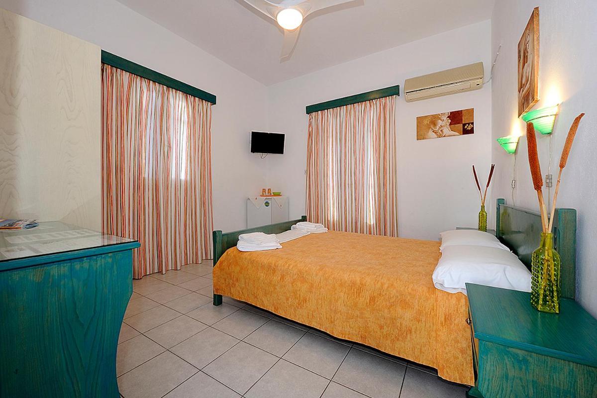 Manousos Rooms Adamantas  Exterior photo